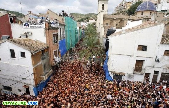 Томатный фестиваль в Испании