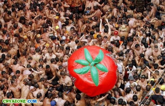 Томатный фестиваль в Испании