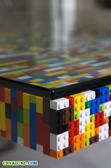 Креативный стол из LEGO