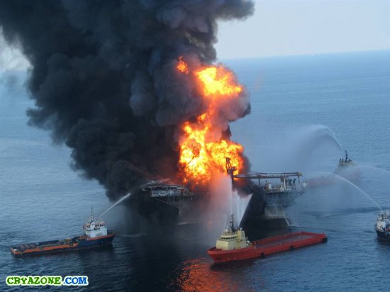 Загорелась нефтяная станция Deepwater Horizon