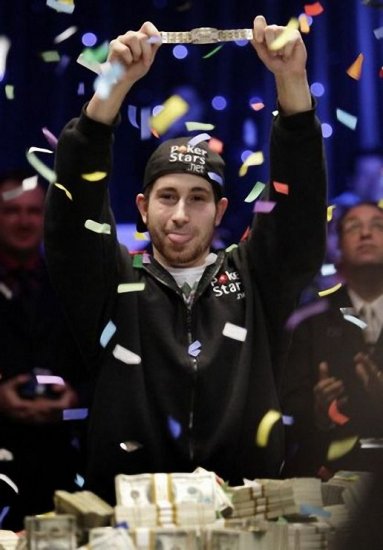 Чемпион в Покер 2010 года