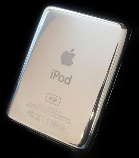 Платиновый Apple iPod Nano