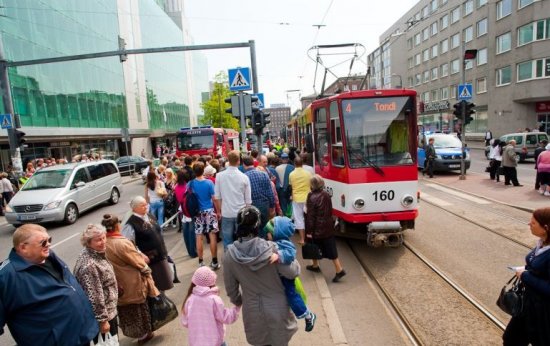 ДТП автомобиля BMW и трамвая в Таллине
