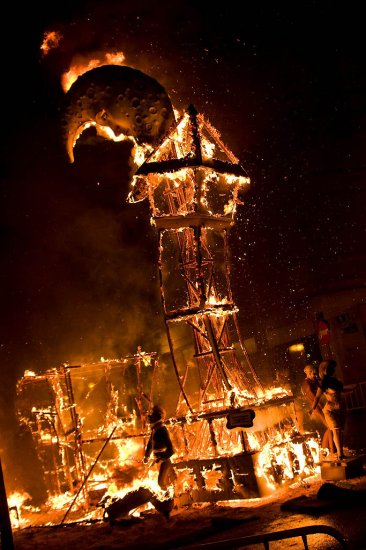 Фестиваль огня в Валенсии - Las Fallas