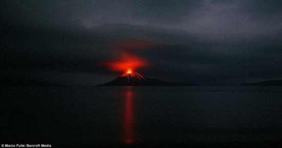 Извержение вулкана в Индонезии