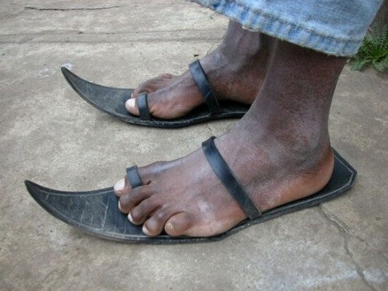 Самодельная обувь для бедных