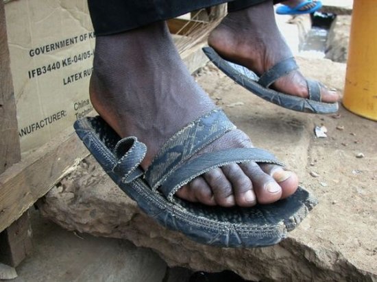 Самодельная обувь для бедных