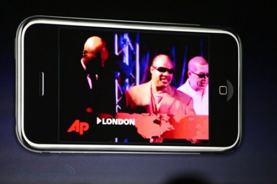 Steve Jobs представил публике iPhone 3G