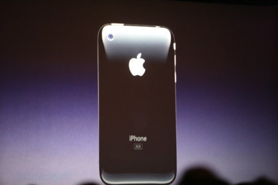 Steve Jobs представил публике iPhone 3G