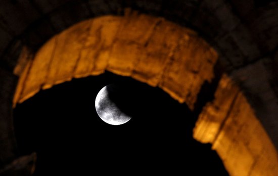 Лунное затмение 2011