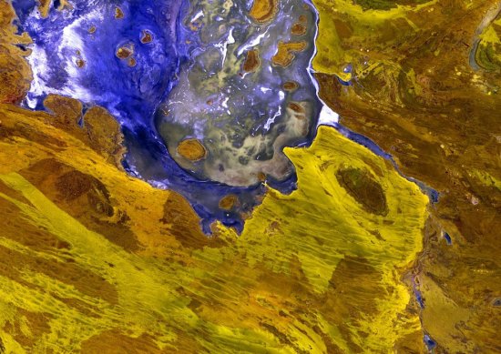 Планета Земля через об'єктив космічного сателіта Landsat 7