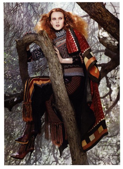 Карен Элсон и волки в лесной фотосессии для Vogue China