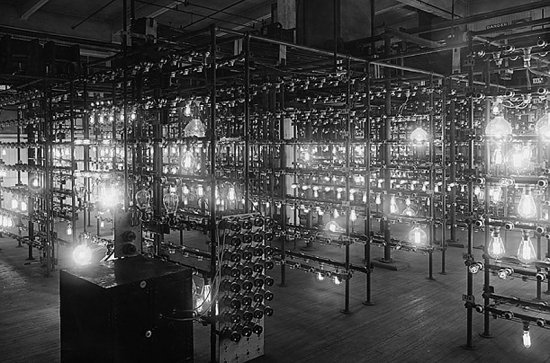 История электрических лампочек с 1880 по 2012 год
