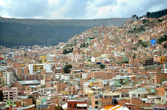 Ла-Пас – город расположенный высоко в горах