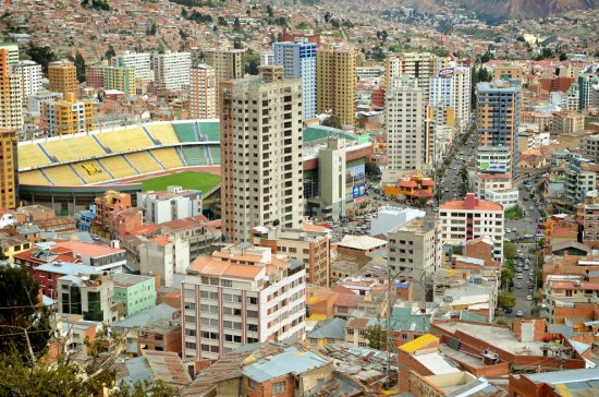 Ла-Пас – город расположенный высоко в горах