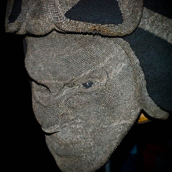 Скульптура дьявола сделанная из спичек