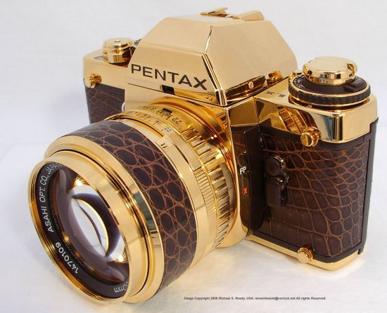 Ювілейний золотий фотоапарат Pentax LX Gold