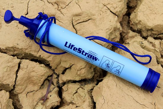 Фильтр LifeStraw помогает выживать